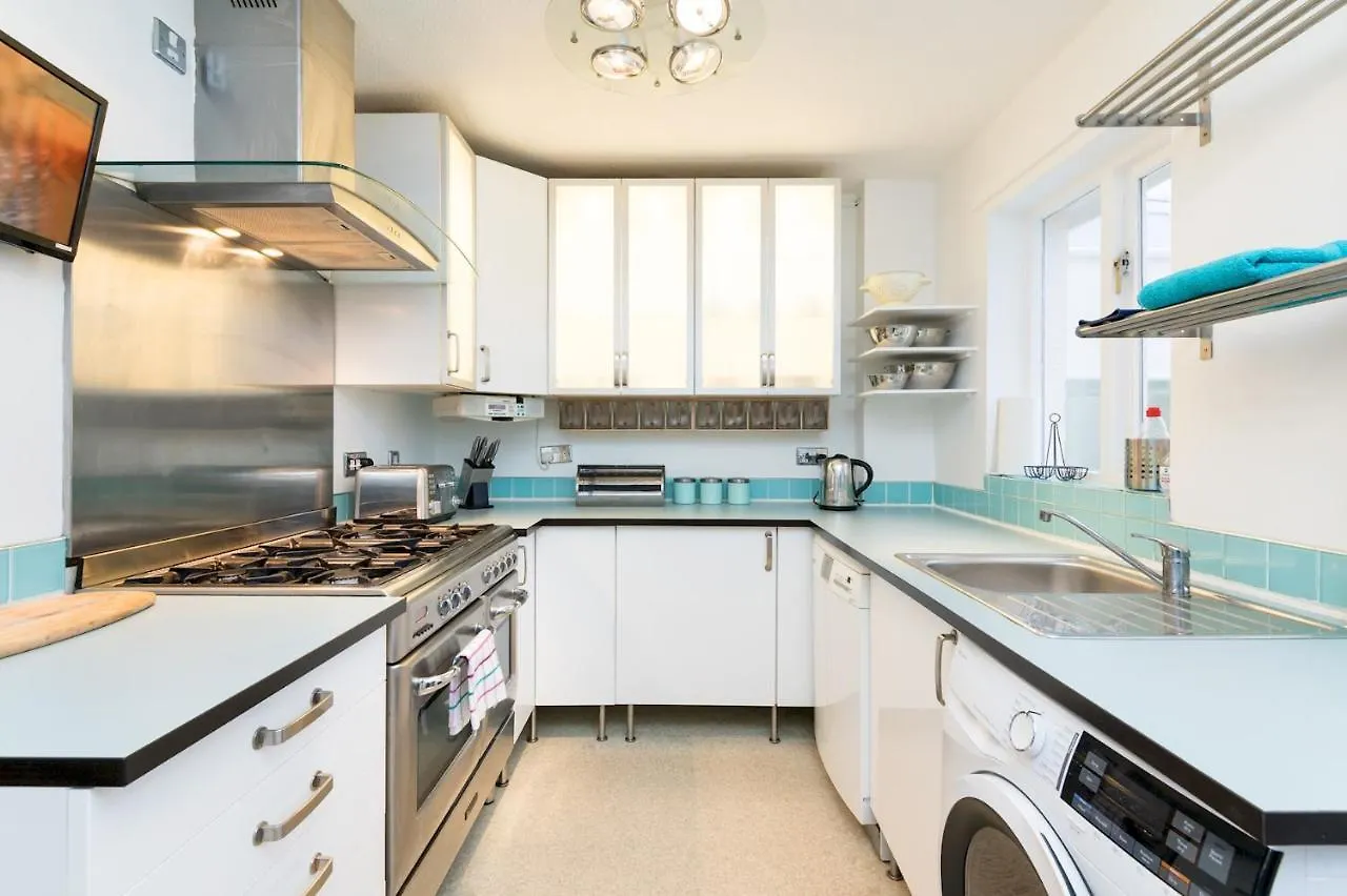 Lovely Townhouse With Parking - Pass The Keys York 0*,  United Kingdom